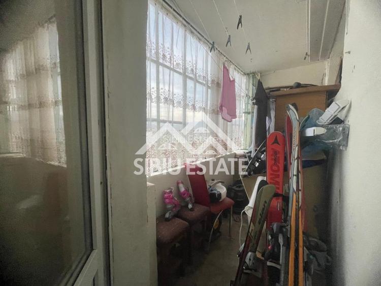 Apartament de vanzare cu 3 camere, decomandat,  2 balcoane, pivnita - 11