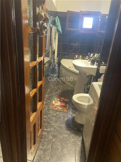 Apartament 2 camere , zona ultracentrala - Piata Moldovei , decomandat et 3 4 , - 11