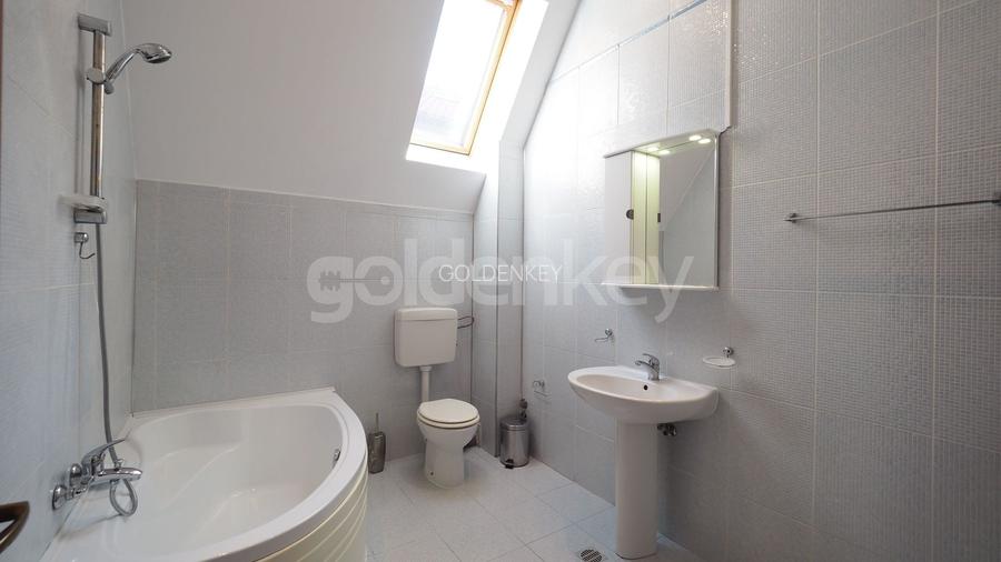 Vila cu 6-7 camere si gradina generoasa - 18