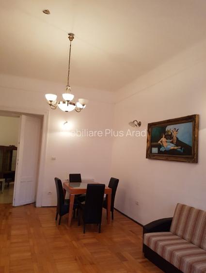 Vand apartament la casa 2 camere central Piata Catedralei - 2