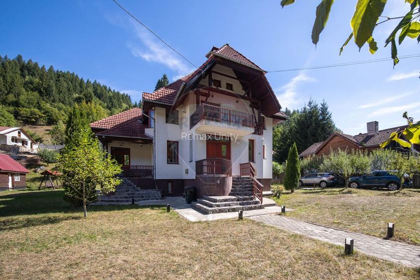 Vilă Moieciu, 375 mp util + teren 2.992 mp, View - Comision 0 - 5