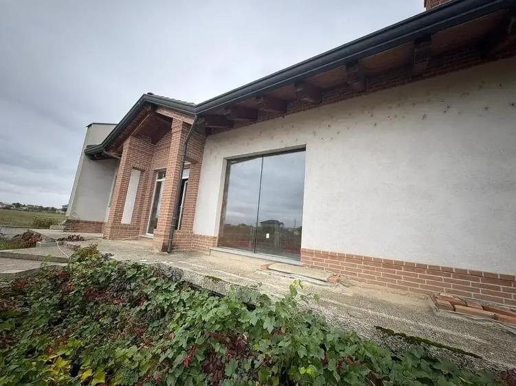 Casa Superba Nefinalizata | 600 m Utili | 2500 m Teren | Padure 100 m