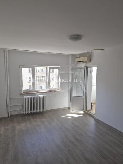 Garsonieră Dristor, metrou, et. 6, an 1980, 32 mp - 2