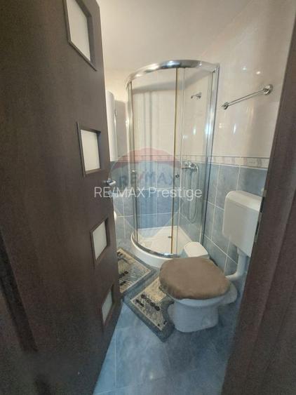 Casă / Vilă cu 10 camere de vânzare în zona Central - 15