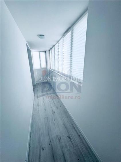 Titan - Piata Minis - Liceul Cuza - 10