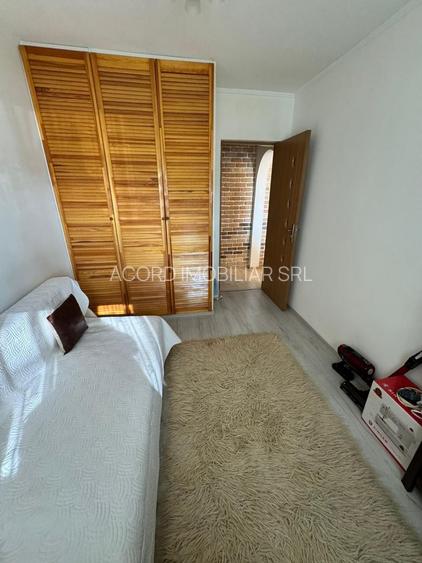 Apartament 3 camere semidecomandat-zona Inel 2 - 10
