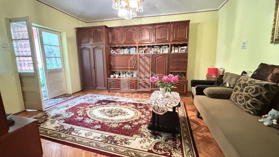 Casa spatioasa, teren 1348 mp, Giarmata - 2