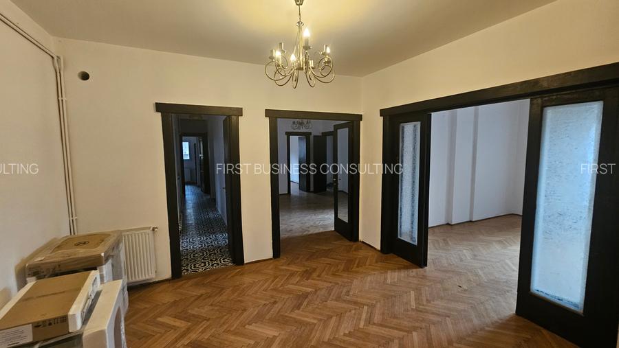 Apartament 4 camere zona P-ta Universitatii, Complet Renovat-Nemobilat - 2