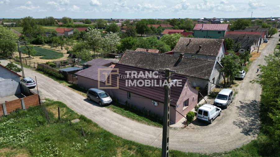 Casă renovată la cheie cu 2 camere în Pecica - 3