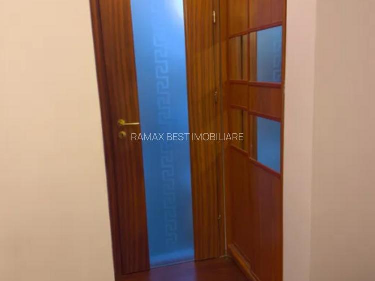 Titan Parc, scoala Hamburg 195, Rotunda - 8