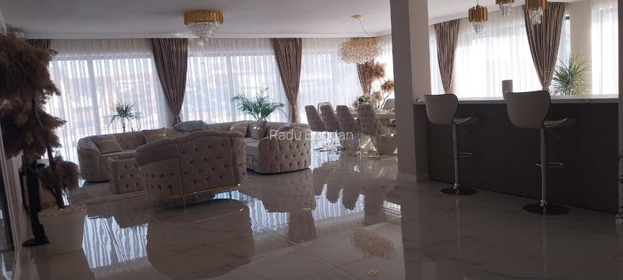 Casa premium cu suprafata mare de 290mp si curte spatioasa  - 13