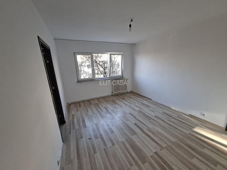 Apartament 3 camere, etajul 1/4, zona Mircea cel Batran - 2