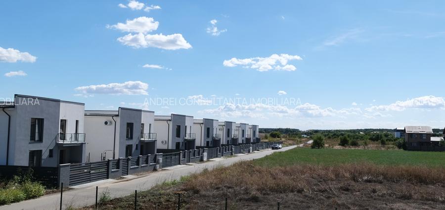 Vanzare teren intravilan cu utilități in Corbeanca zona cu case construite - 2