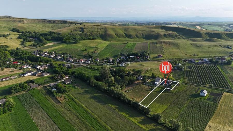 SE VINDE Casa (demolabila) + Teren construibil, in Hreatca, Com.Vulturesti, SV - 4