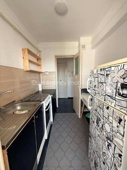 Centru Civic Hala Centrala , apartament 2 camere decomandat , etaj intermediar - 6