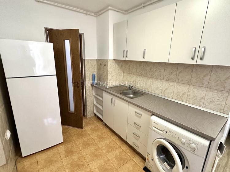 Apartament cu 3 camere I 2 bai I de inchiriat I Centru zona Primariei I etaj 2 I - 3