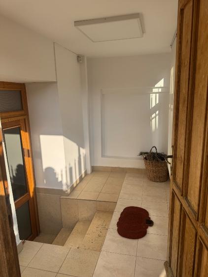 Inchiriez apartament in vila pretabil birou sau activitati comerciale
