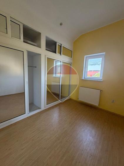 Proprietate mixtă – 1.109 mp teren + clădire 512 mp P+1+M , Toamnei