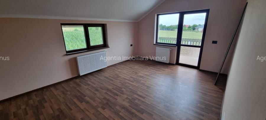 Vila cu etaj in zona fostelor sere Dobosari - 12