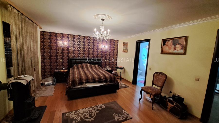 VILA INDIVIDUALA SUPERBA - CU TEREN GENEROS - AMPLASAMENT IDEAL - 43