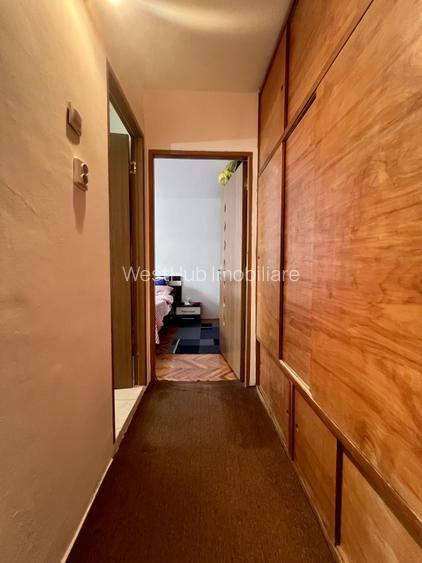  Apartament 3 camere, semidecomandat, 63mp, etaj 2/4 - Zona Lipovei - 6