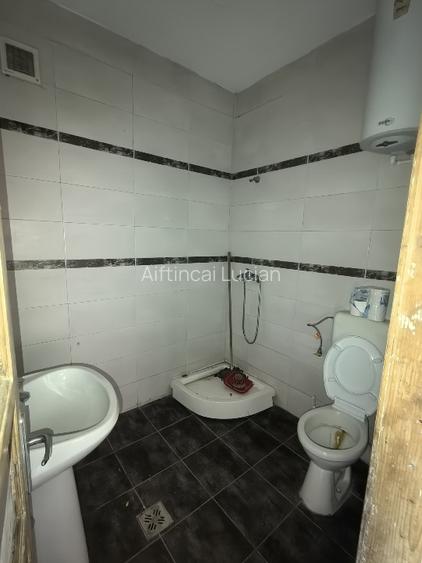 Casă situată Ultracentral având destinația de spatiu comercial cu 3 accese - 8