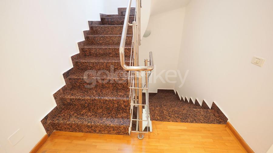 Vila cu 6-7 camere si gradina generoasa - 20