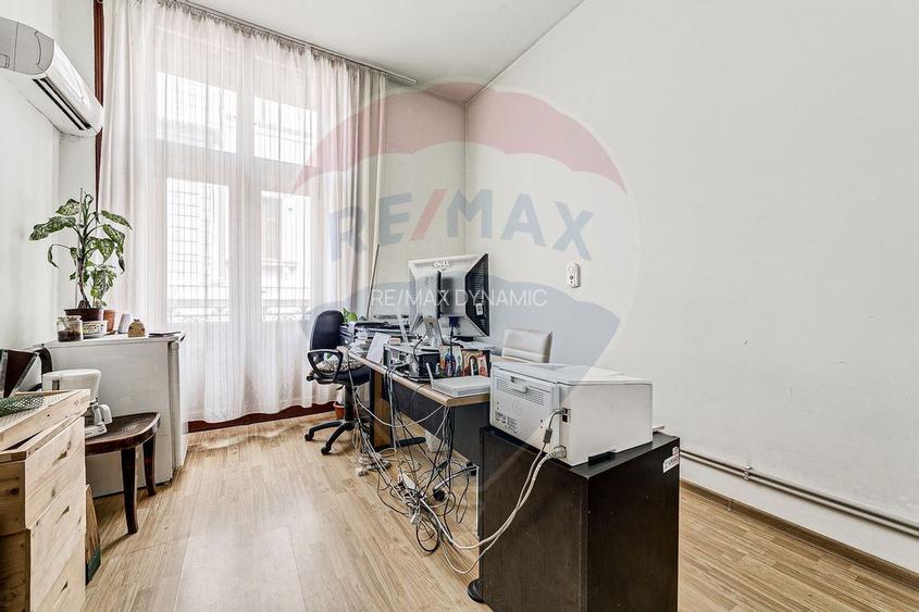 Apartament cu 3 camere de vânzare în zona Ultracentral - 10
