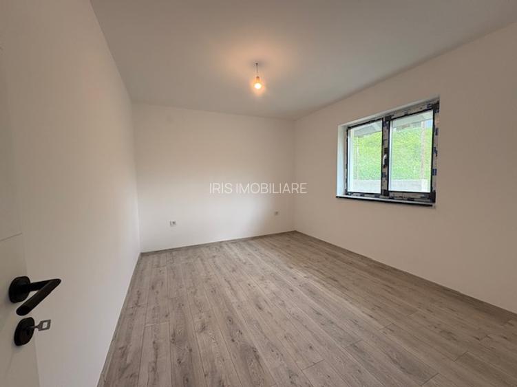 122000euro, Casa cu 3 camere,single,dressing/2bai,beci!!! - 3
