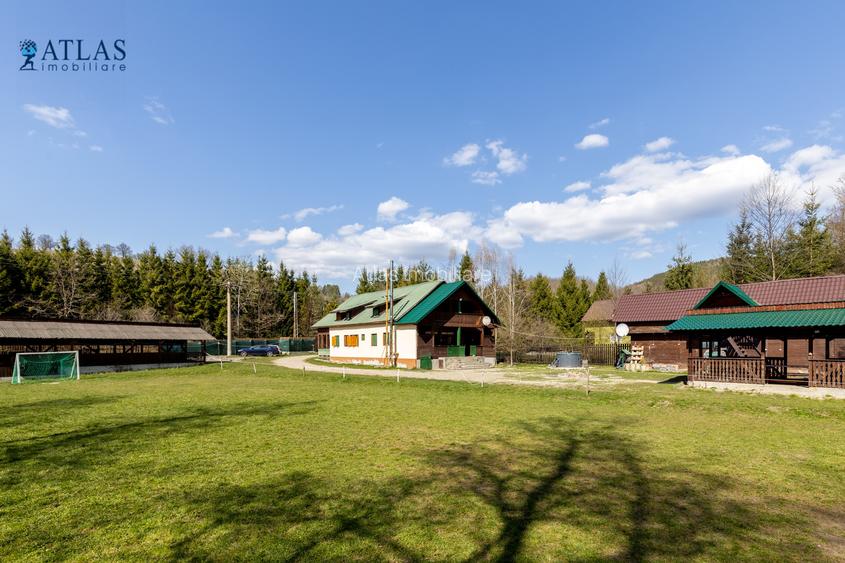 Vile turistice, locație montană superbă, la marginea pârâului,  2600 mp teren - 10