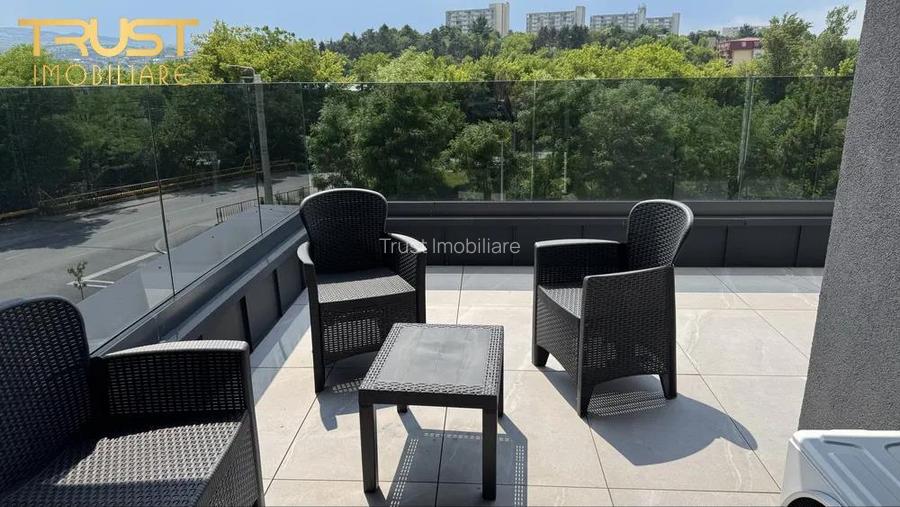 2 camere l Ultrafinisat l 65 MP l Soporului - 6