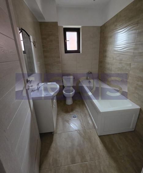 VANZARE 4 CAMERE -CARTIERUL LATIN   - 2x loc parcare - 14