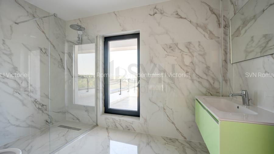 REV2004358 Casa in complex nou Corbeanca vedere lac - 16