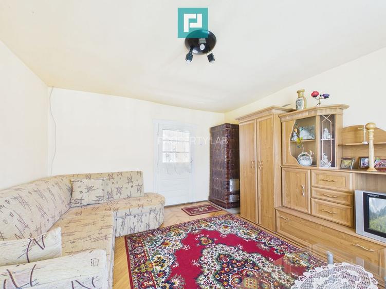 Casă solidă cu 5 camere in localitatea Almaș, Arad - 11