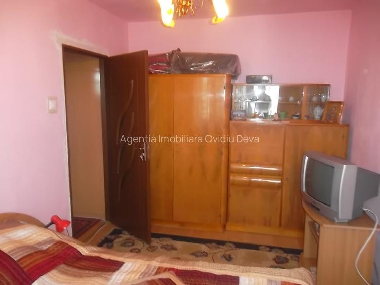Vand apartament 3 camere decomandat in Deva, zona Carpati, - 9