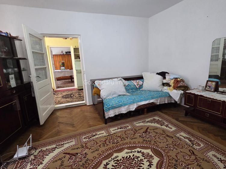 De vanzare casa din caramida in Sascut Targ cu deschidere la E85 - 4