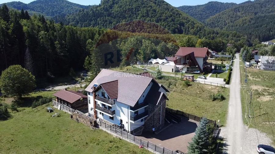 Pensiune cu 14 camere de vânzare Bucovina lângă pârtia Pojorata Malini - 20