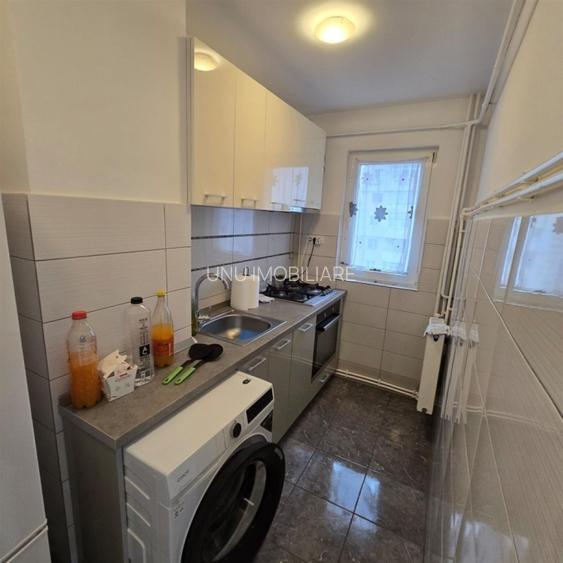 Alexandru - Piata - 2 camere - mobilat + utilat - etaj intermediar - 3