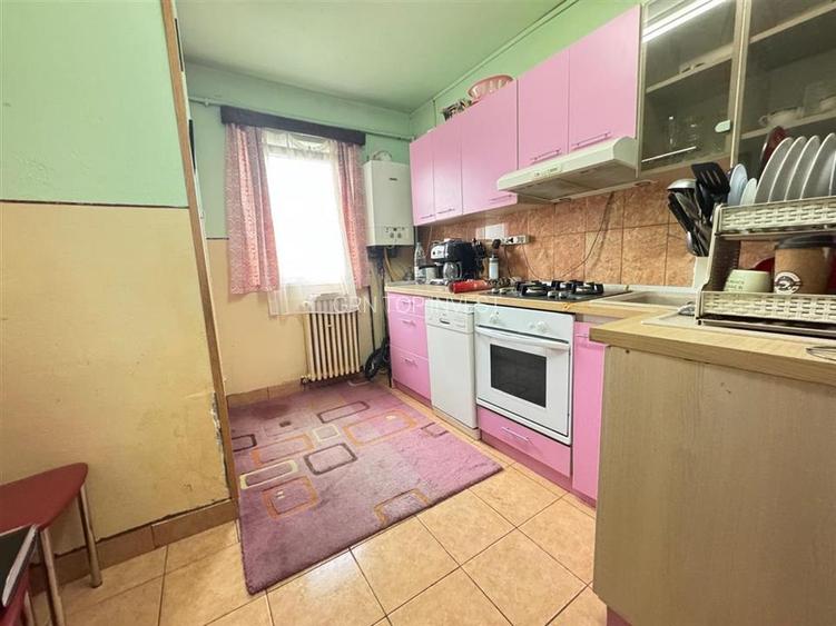 Apartament decomandat 3 camere 2 balcoane zona Ciresica - 11