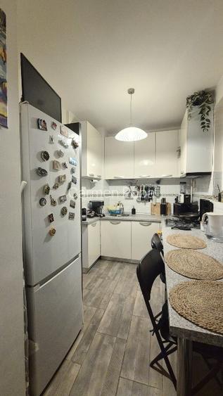 Vânzare apartament 3 camere, parter, 60 mp,  Piața Sudului - 6