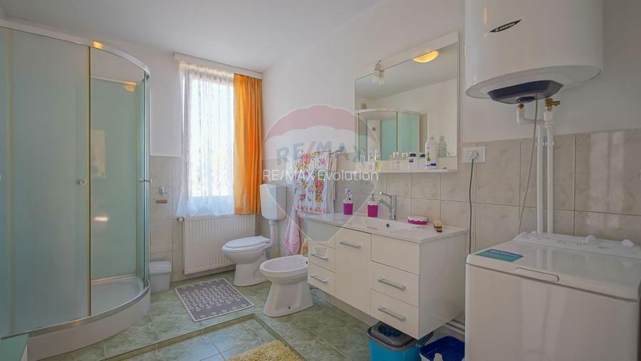 Vilă în zona Glăjărie, 10 camere, Sp + E + M, teren 2789 mp - 21
