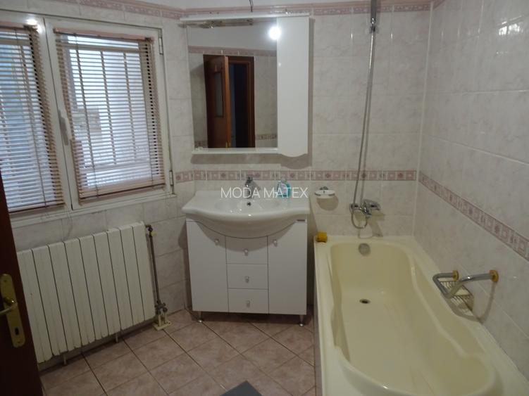 Bloc tip Boutique, constr.2000, cu 2 intrari si parcare subterana - 21