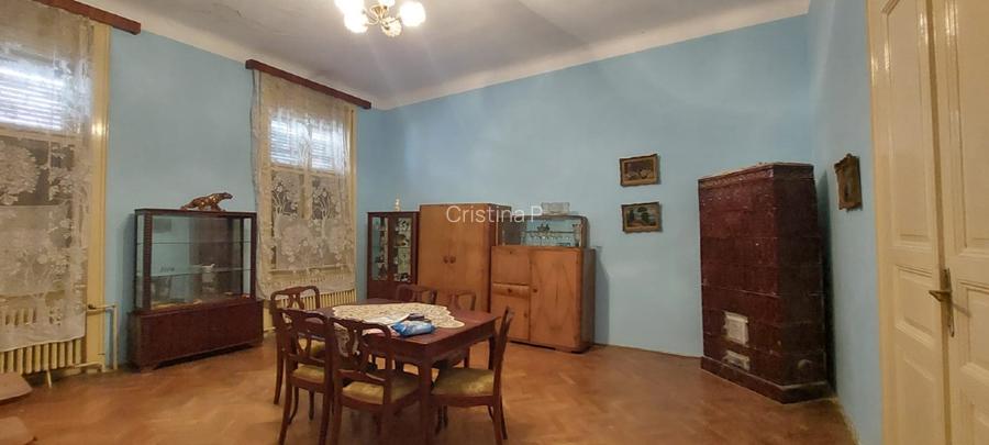 Casa de vanzare – zona centrala, locatie excelenta, front stradal 10m - 3