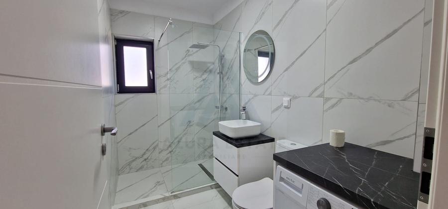 Apartament premium 2 camere cu balcon generos si parcare pe Dna Stanca