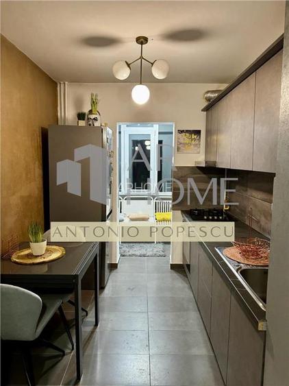 Apartament 3 camere, decomandat, Ploiesti, Democratiei/ Bd. Castanilor - 13