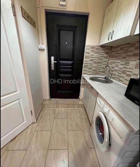 Cameră de cămin cu baie proprie,zona Podu Ros-Jumbo - 6