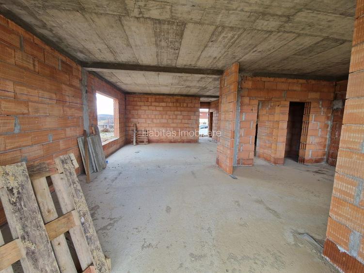 Casa individuala (semicolectiva) 172 mp utili, teren 765 mp Feleacu - 17