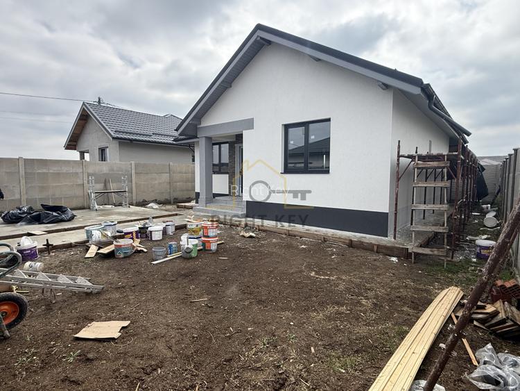 Casa Noua 3 Camere, Placa, STB in zona, Teren 280 mp, Comision 0% - 3