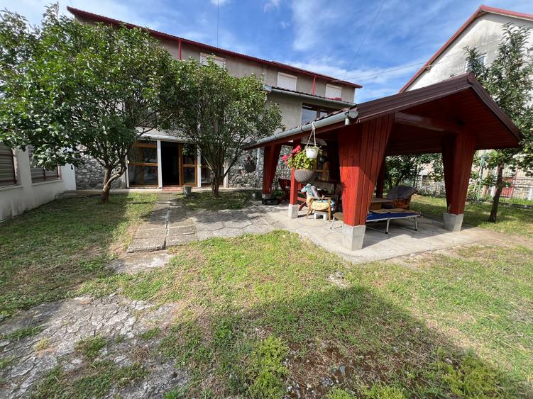 ÎNCHIRIEZ CASĂ TIP DUPLEX – 4 CAMERE DECOMANDATE – ZONA TREI STEJARI