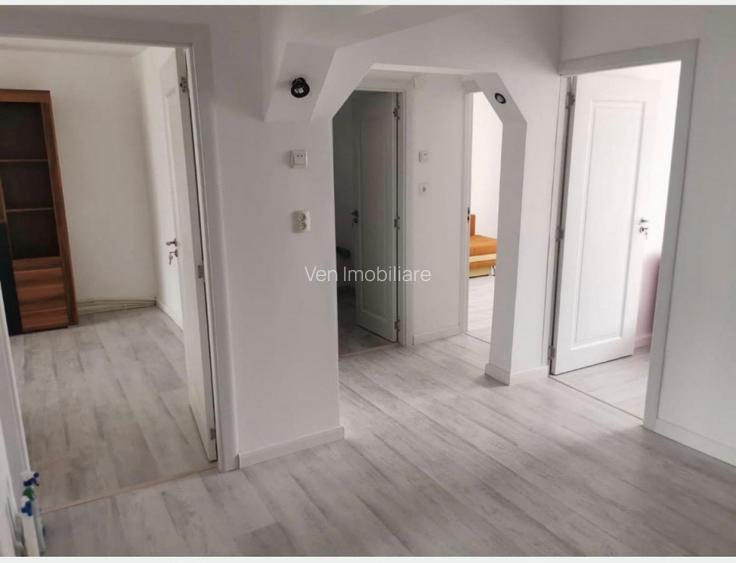 Apartament cu 4 camere de vânzare | Împăratul Traian | Etaj 3 - 5